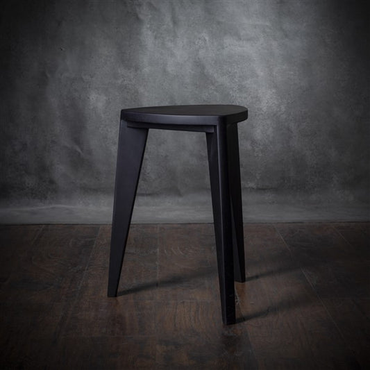 Sumi - Sgabello in legno nero - Seduta minimalista triangolare bruciata - Mobili decorativi moderni fatti a mano, sgabello laterale in legno massello, Japandi Interior