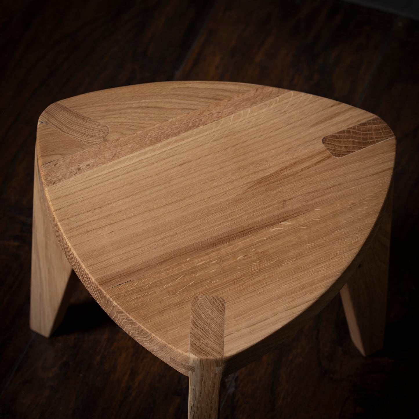 Sgabello piccolo a tre gambe in rovere - Oku Heimen M30