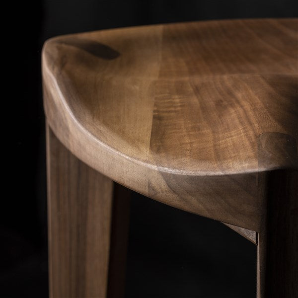 Sgabello da bar a tre gambe in noce