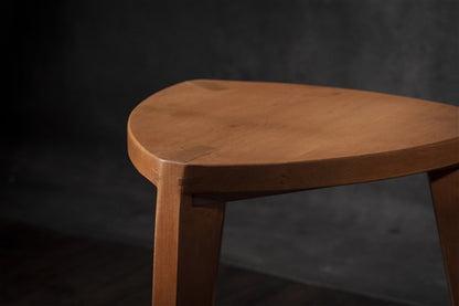 Sakura Heimen - Sgabello piccolo a tre gambe in legno di ciliegio