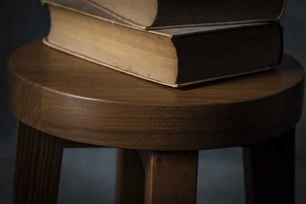 Comodino in noce massello - Tavolino laterale, sgabello da comodino, comodino, mobile minimalista fatto a mano, sgabello in legno, finitura a olio naturale