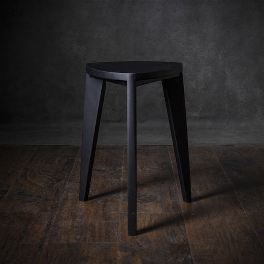 Sumi - Sgabello in legno nero - Seduta minimalista triangolare bruciata - Mobili decorativi moderni fatti a mano, sgabello laterale in legno massello, Japandi Interior