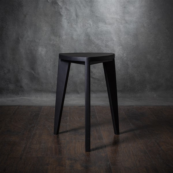 Sumi - Sgabello in legno nero - Seduta minimalista triangolare bruciata - Mobili decorativi moderni fatti a mano, sgabello laterale in legno massello, Japandi Interior