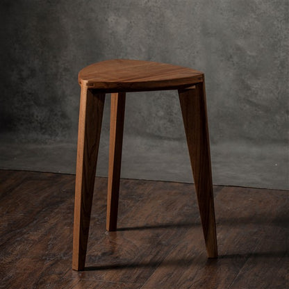 Nire - Sgabello in olmo con seduta piatta