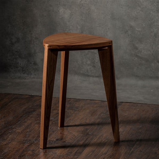 Nire - Sgabello in olmo con seduta piatta