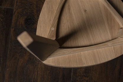 Nara Hira - Set di sgabelli a tre gambe in rovere