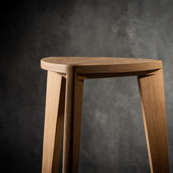 Sgabello da bar in legno di quercia con seduta piatta
