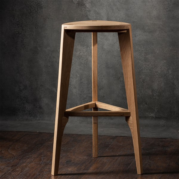 Sgabello da bar in legno di quercia con seduta piatta