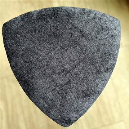 Yoru - Sgabello in noce fatto a mano con seduta imbottita - Sgabello da toeletta triangolare alto 18" - Mobili in legno minimalisti - Spedizione gratuita