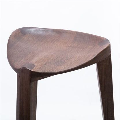 Terza XL - Elegante sgabello da bar in noce con seduta intagliata e poggiapiedi