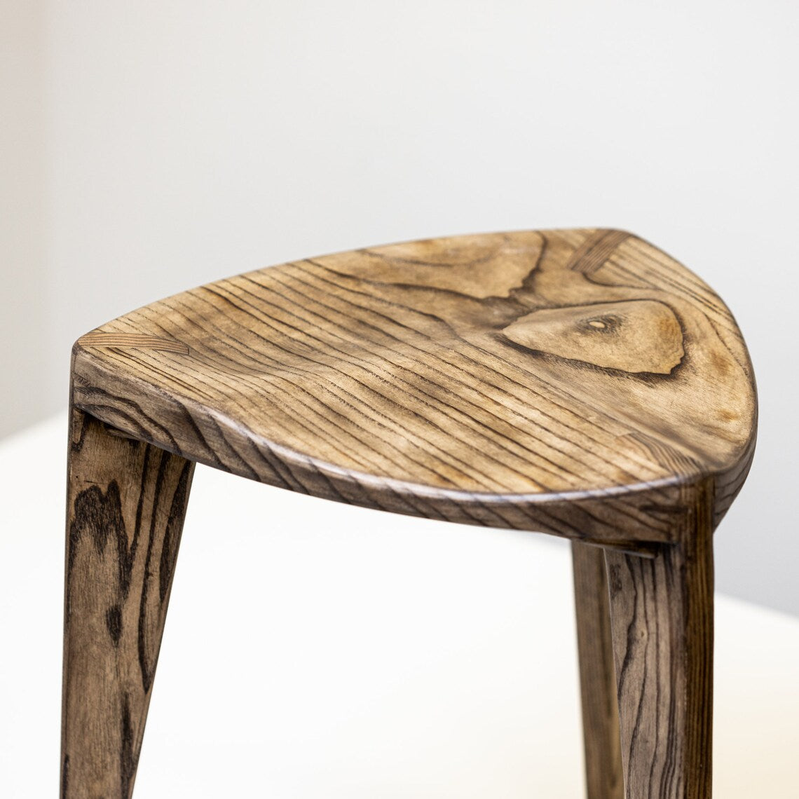 Asa Oku L - Sgabello in frassino bruciato