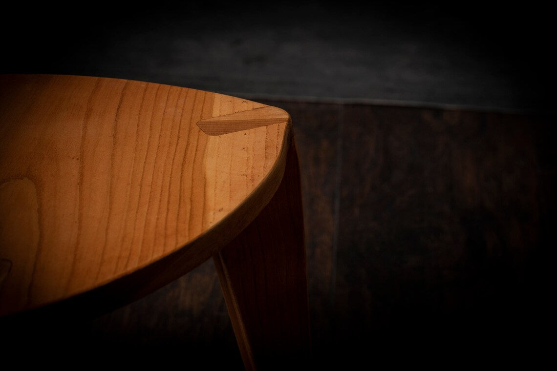 Sakura Heimen Set di sgabelli a tre gambe in ciliegio