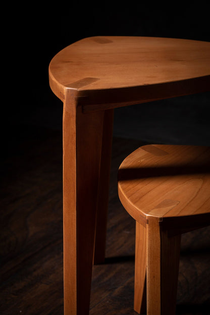 Sakura Heimen Set di sgabelli a tre gambe in ciliegio