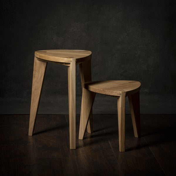Nara Hora - Set di sgabelli a tre gambe in rovere