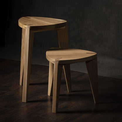 Nara Hora - Set di sgabelli a tre gambe in rovere