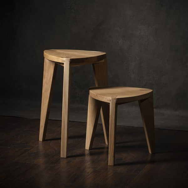 Nara Hora - Set di sgabelli a tre gambe in rovere