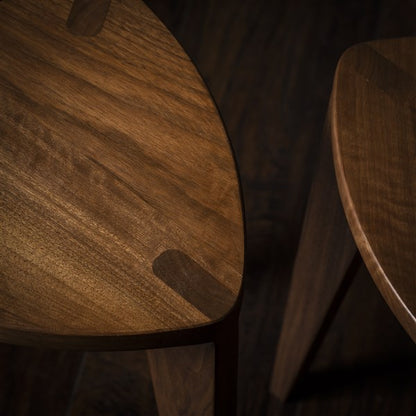 Kurumi Hira - Sgabello a tre gambe in legno di noce