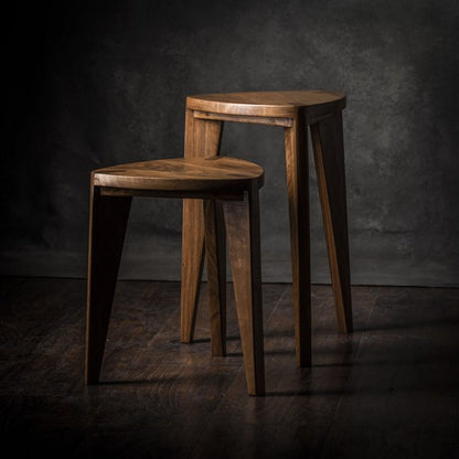 Kurumi Hira Set di sgabelli a tre gambe in noce